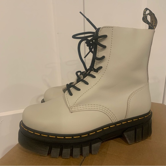 NWT Dr. Martens Audrick Nappa Leather Platform Ankle Boots - Picture 4 of 8